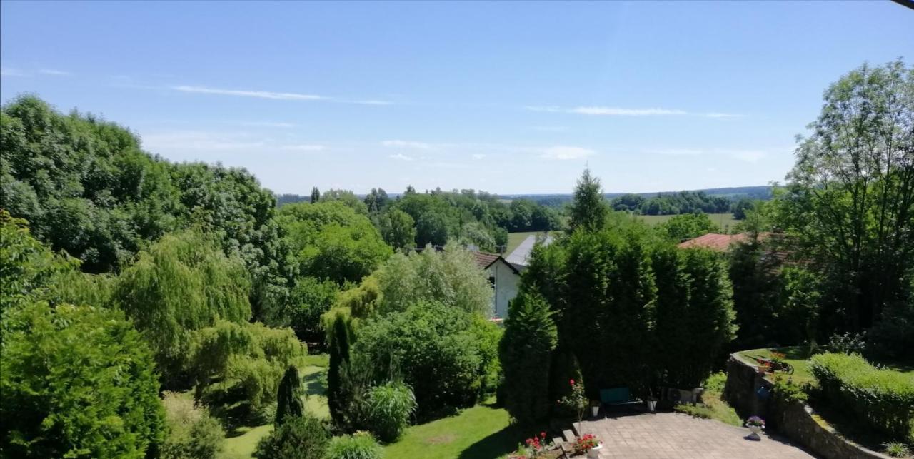 Apartman Fara Vcelakov Exterior foto